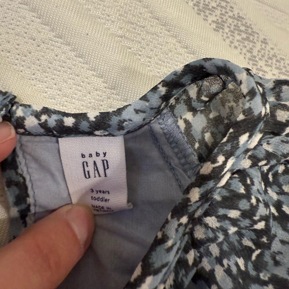 GAP Monochrome Patterned Top - Picture 3 of 4